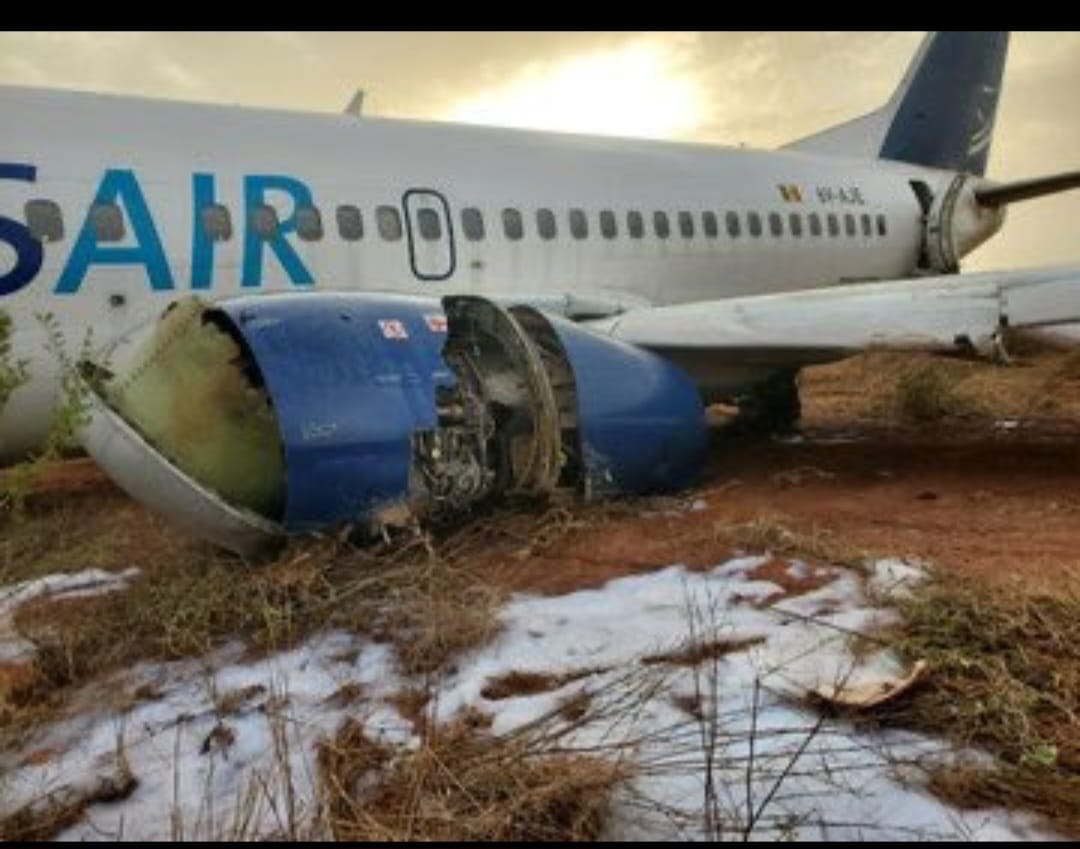 Actualité-accident d’avion-Sénégal l'avion est âgé de 30 ans. «Le Boeing 737-300 de Transair est immatriculé 6V-AJE, et âgé de 30 ans