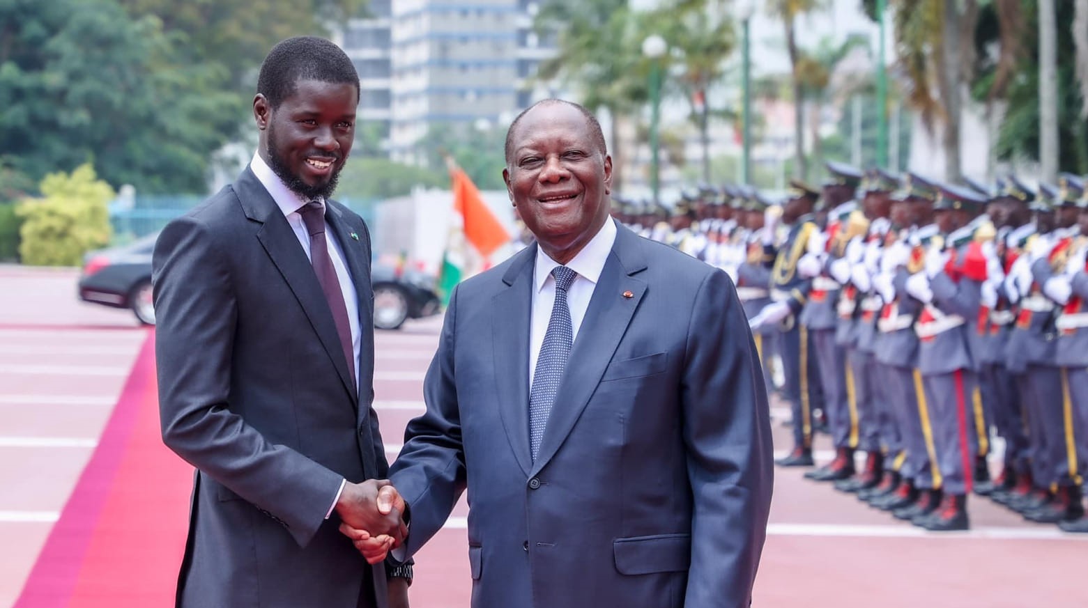 Le nouveau Président sénégalais, Bassirou Diomaye Faye, a formellement annoncé une invitation au Président de la République de Côte d’Ivoire, Alassane Ouattara, pour une visite officielle prochaine au Sénégal.