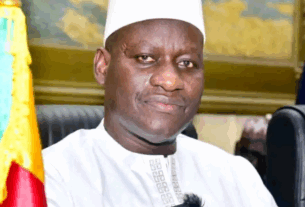 Abass Fall du parti présidentiel Pastef, a été investi maire de Dakar, la capitale sénégalaise