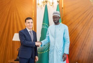 Le Président de la République, Bassirou Diomaye Faye, a reçu en audience, ce vendredi 13 février 2026, Recit SINANLI, Directeur général du groupe Sinanli, entreprise turque à l’origine de la construction de la raffinerie d’or ultramoderne implantée à Diamniadio.