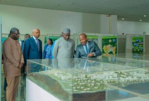 le Maire de la Ville de Dakar, Abass Fall, a été reçu à l’Hôtel de Ville de Kigali par son homologue, Samuel Dusengiyumva, Maire de Kigali