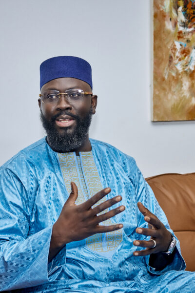 Malgré la dégradation de la note du Sénégal par Moody’s (Caa1) et de S&P (CCC+) ainsi que l’absence d’un programme avec le FMI, le Sénégal a réalisé un taux de couverture de 101,1 % en 2025