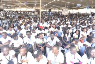 Ils étaient des dizaines de milliers de jeunes chrétiens issus de l’archidiocèse de Dakar, plus de 45 mille jeunes, selon l’Eglise, à avoir participé ce dimanche aux Journées Mondiales de la Jeunesse (JMJ) édition 2026