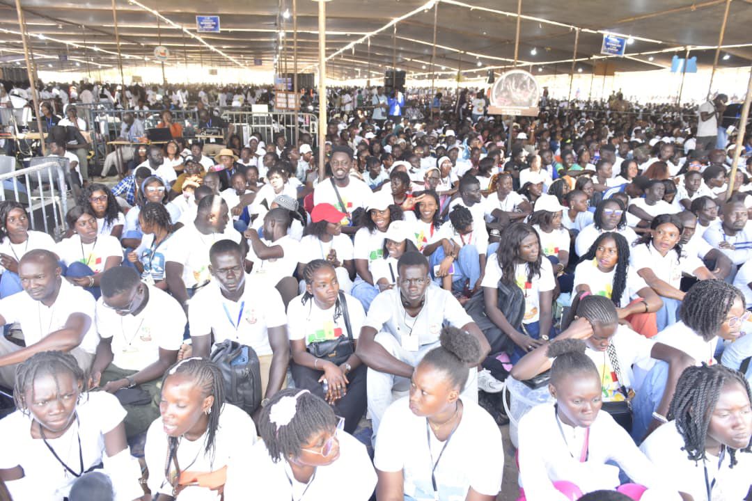 Ils étaient des dizaines de milliers de jeunes chrétiens issus de l’archidiocèse de Dakar, plus de 45 mille jeunes, selon l’Eglise, à avoir participé ce dimanche aux Journées Mondiales de la Jeunesse (JMJ) édition 2026